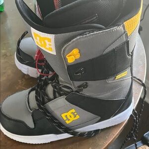 DC Men's Black, Gray, and Yellow phase  2021  snowboard boots 10